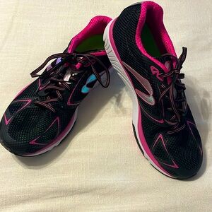 Newtons Distance 8 Women’s running Shoe